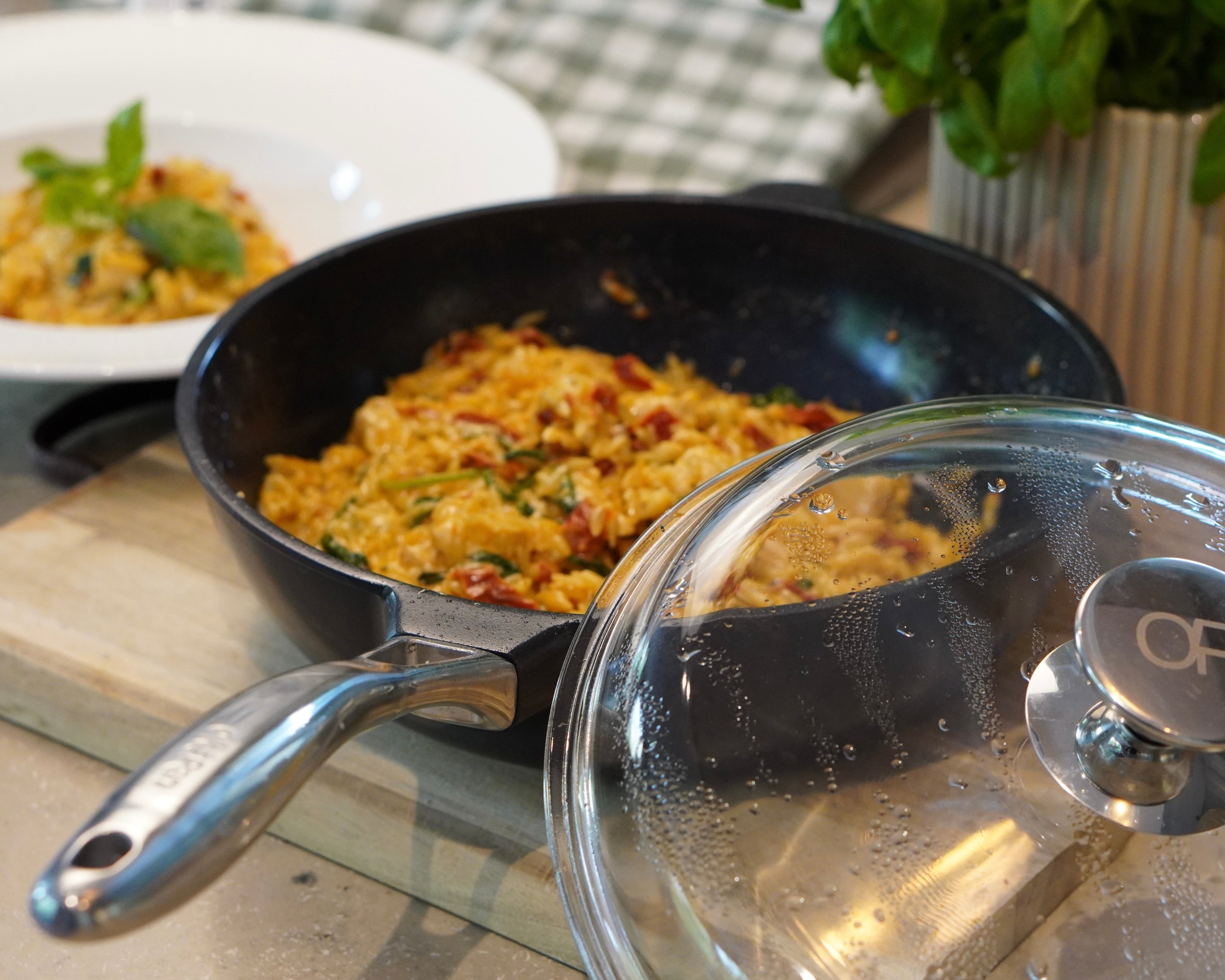 Vårt recept på Marry me chicken med risoni.
