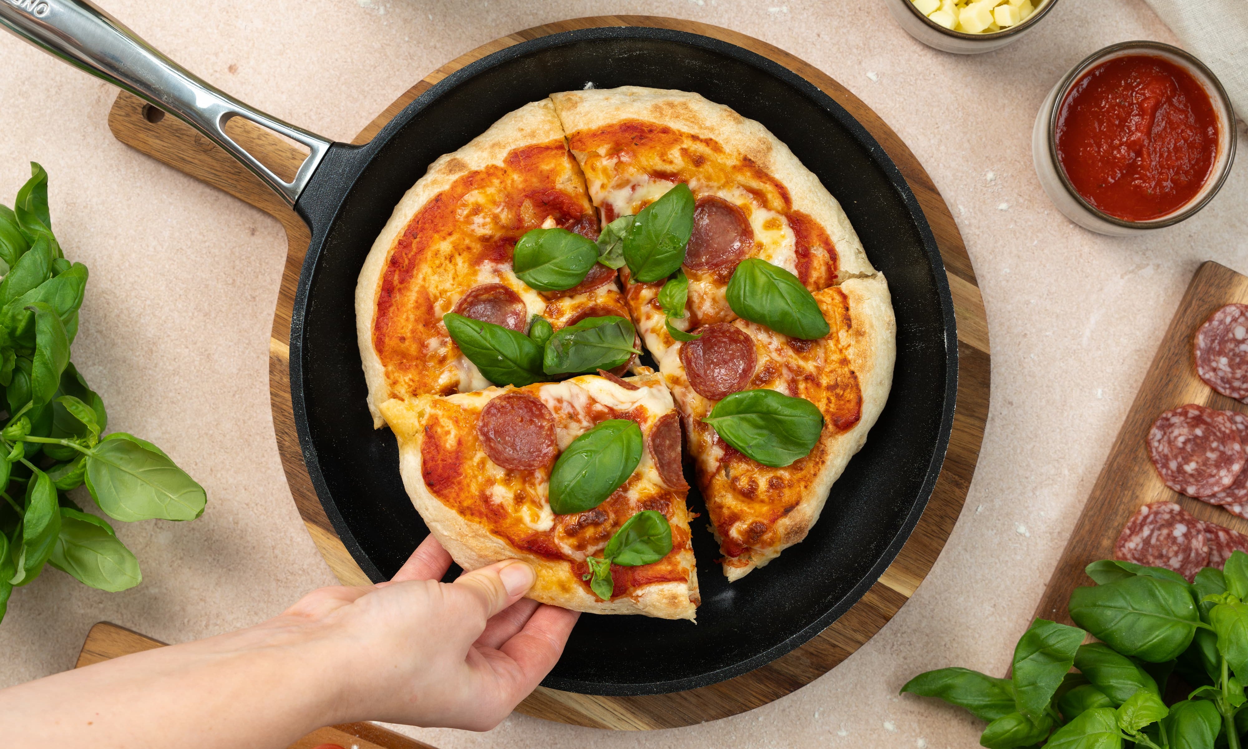 Pizza i stekpanna | krispig botten på 15 minuter