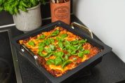 Ugnsform för induktion i svart med pizza och non-stick yta