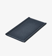 Non-stick grillplåt i mörkgrått/svart med upphöjda grillränder